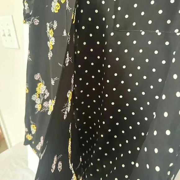 Maurice’s zipper pocket, mixed print, wrap front blouse.  Floral and polka dot. - Picture 7 of 12